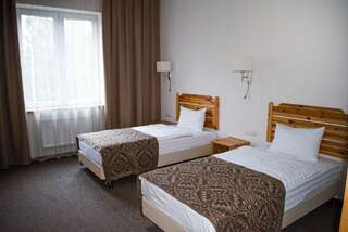 Отель Green Park Hotel Airport Minsk Smolnitsa Двухместный номер «Премиум» с 2 отдельными кроватями - Подходит для гостей с ограниченными физическими возможностями-1
